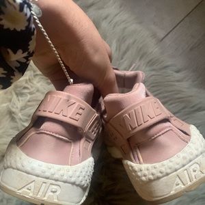 Baby Pink Nike Huaraches